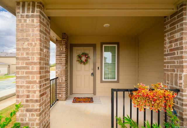 168 Honors St, Floresville, TX 78114