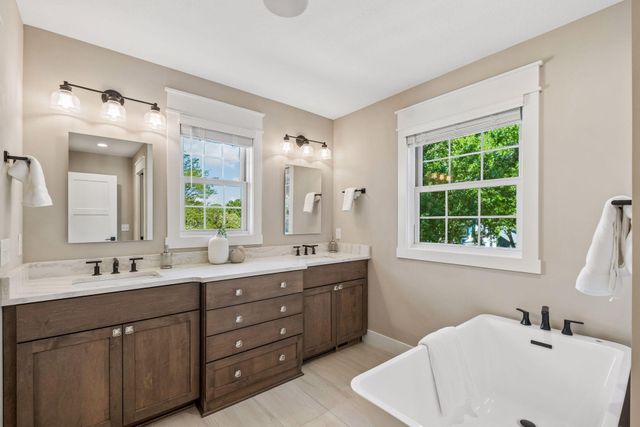 540 Holly Avenue, Saint Paul, MN 55102