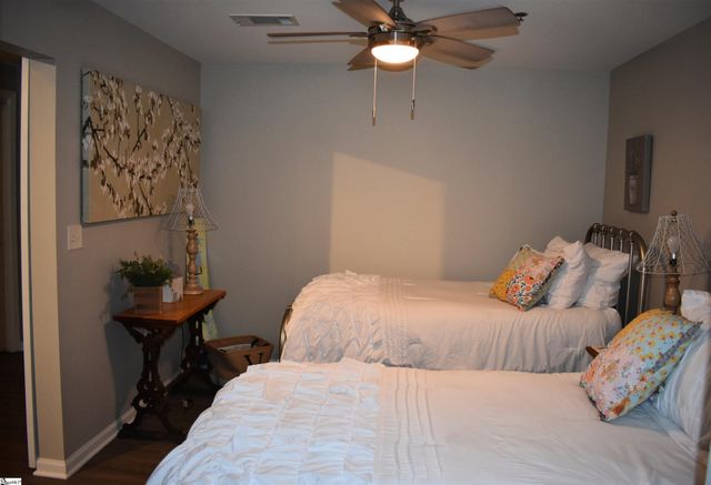 100 E Washington Street Apt 32, Greenville, SC 29601