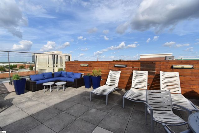 100 E Washington Street Apt 32, Greenville, SC 29601