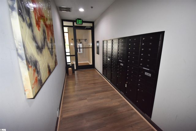 100 E Washington Street Apt 32, Greenville, SC 29601
