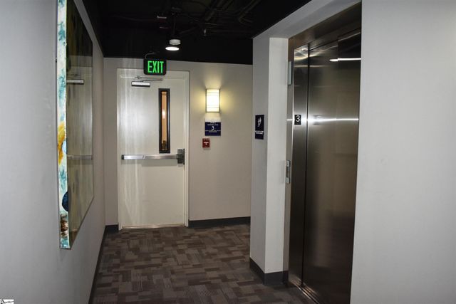 100 E Washington Street Apt 32, Greenville, SC 29601