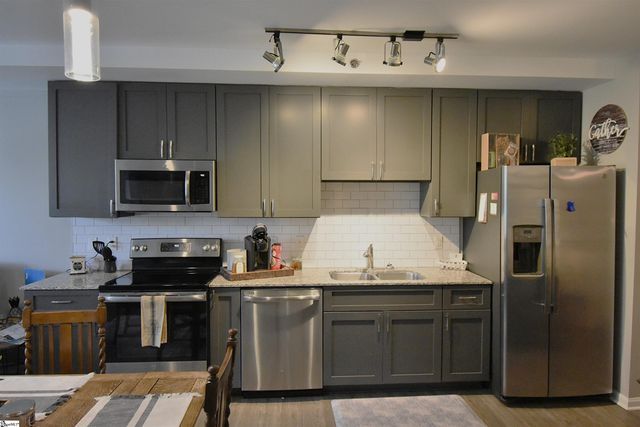 100 E Washington Street Apt 32, Greenville, SC 29601