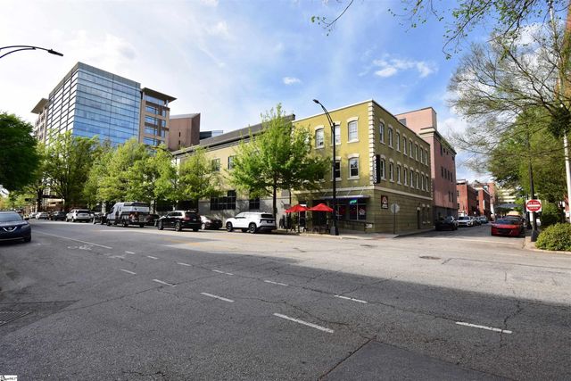 100 E Washington Street Apt 32, Greenville, SC 29601