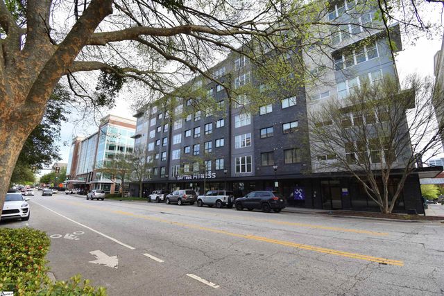 100 E Washington Street Apt 32, Greenville, SC 29601