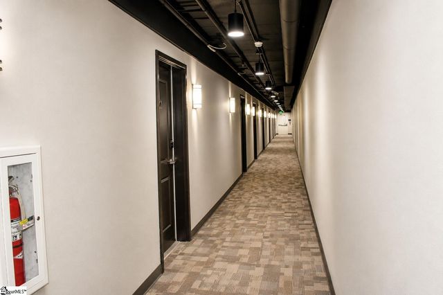 100 E Washington Street Apt 32, Greenville, SC 29601