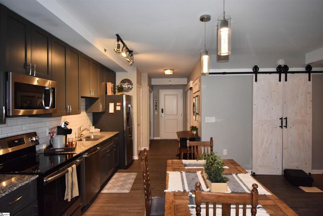 100 E Washington Street Apt 32, Greenville, SC 29601