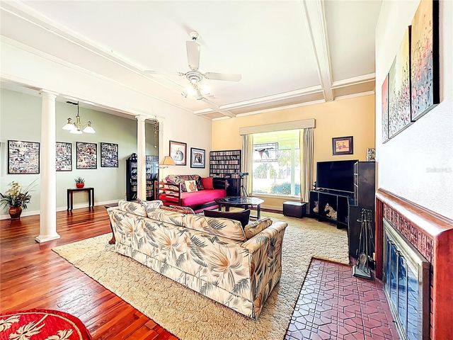 8408 LAKESHORE DRIVE, Yalaha, FL 34797