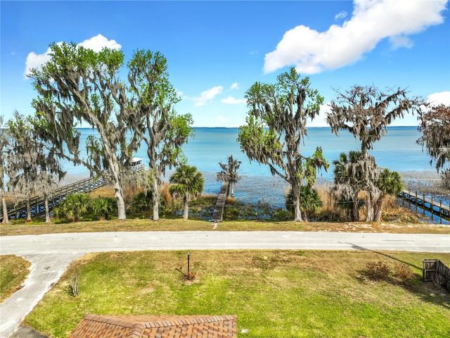 8408 LAKESHORE DRIVE, Yalaha, FL 34797