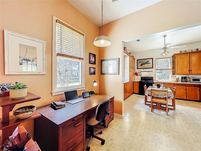 8408 LAKESHORE DRIVE, Yalaha, FL 34797