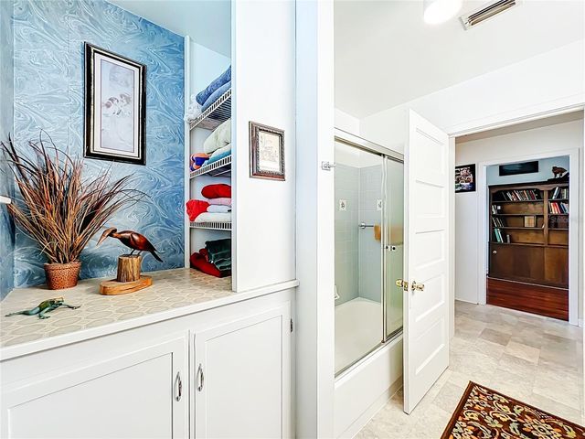 8408 LAKESHORE DRIVE, Yalaha, FL 34797