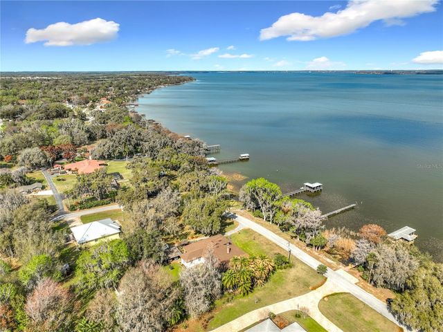 8408 LAKESHORE DRIVE, Yalaha, FL 34797