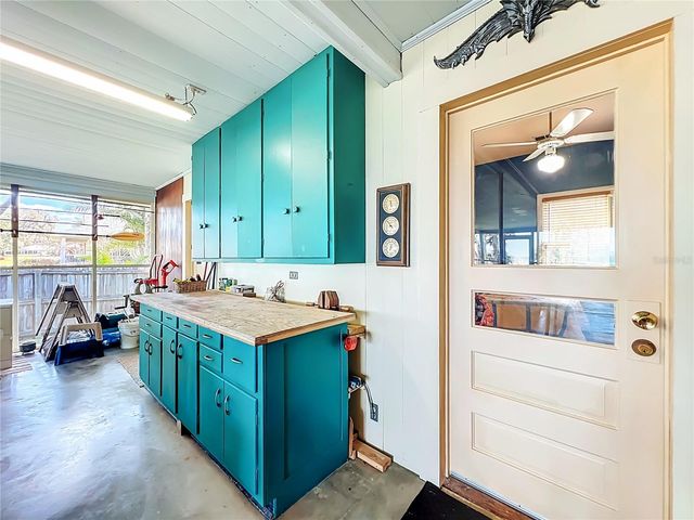 8408 LAKESHORE DRIVE, Yalaha, FL 34797