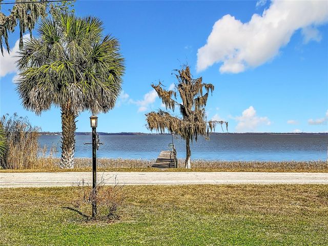 8408 LAKESHORE DRIVE, Yalaha, FL 34797