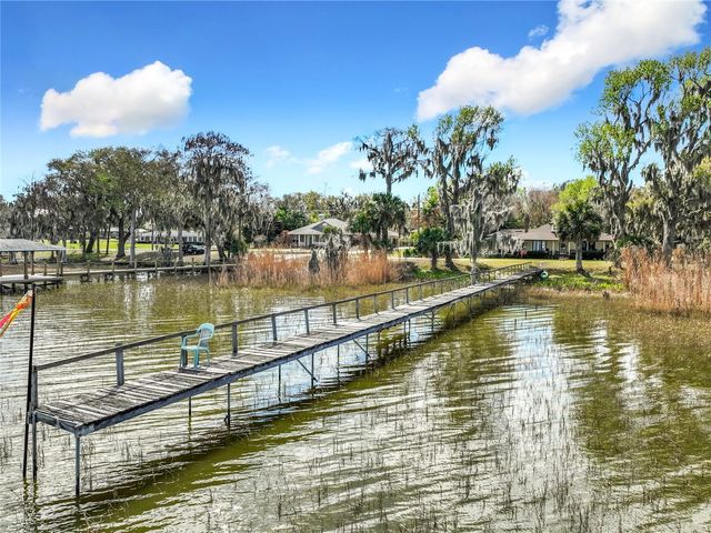 8408 LAKESHORE DRIVE, Yalaha, FL 34797