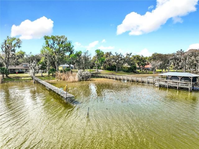 8408 LAKESHORE DRIVE, Yalaha, FL 34797