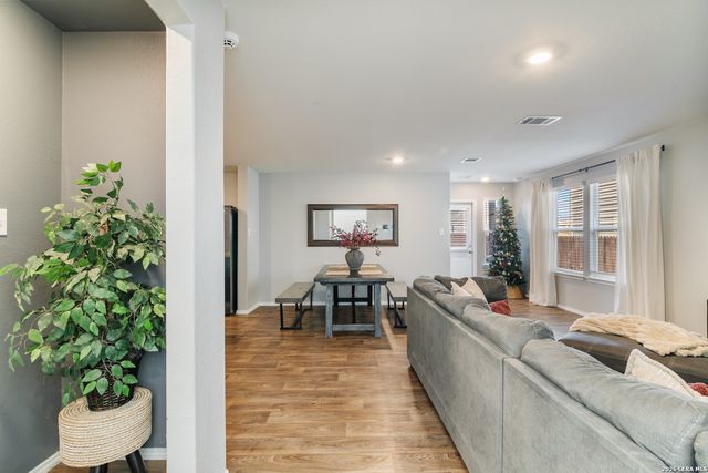 13511 Waxman Spark, San Antonio, TX 78252