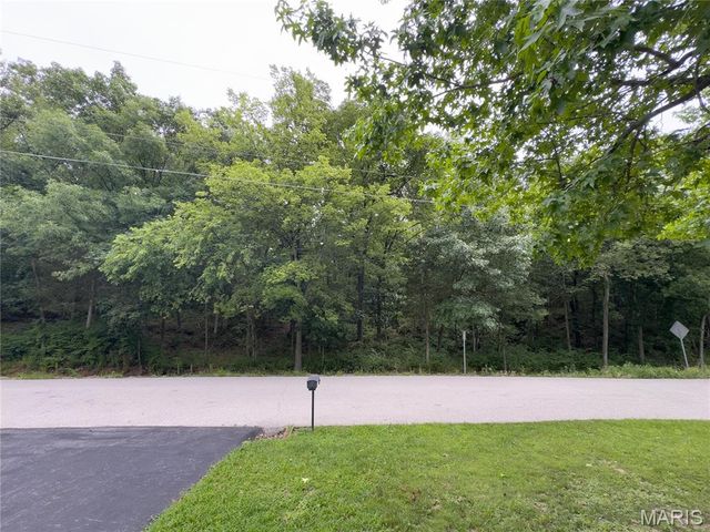 2035 Valmont Drive, Arnold, MO 63010