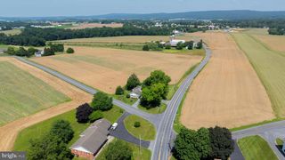 502 W NEWPORT RD, Lititz, PA 17543