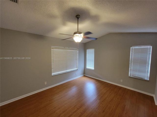 928 Falling Water Road, Weston, FL 33326