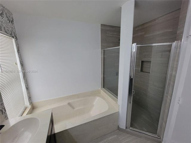 928 Falling Water Road, Weston, FL 33326