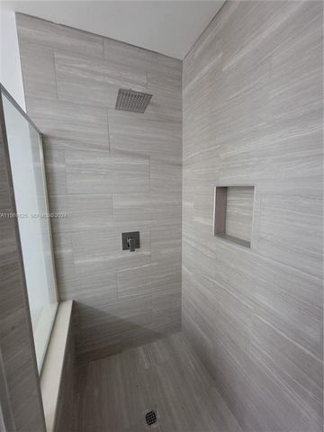 928 Falling Water Road, Weston, FL 33326