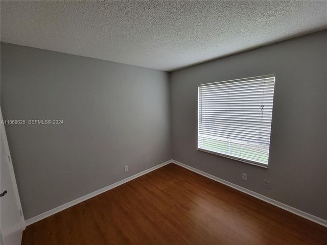 928 Falling Water Road, Weston, FL 33326