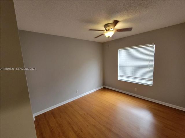 928 Falling Water Road, Weston, FL 33326