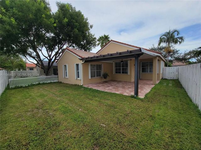 928 Falling Water Road, Weston, FL 33326
