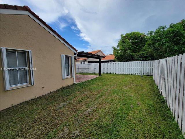 928 Falling Water Road, Weston, FL 33326