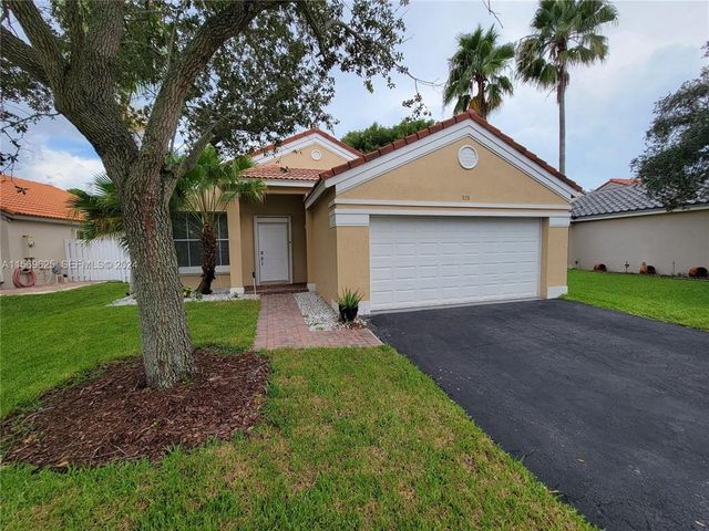 928 Falling Water Road, Weston, FL 33326