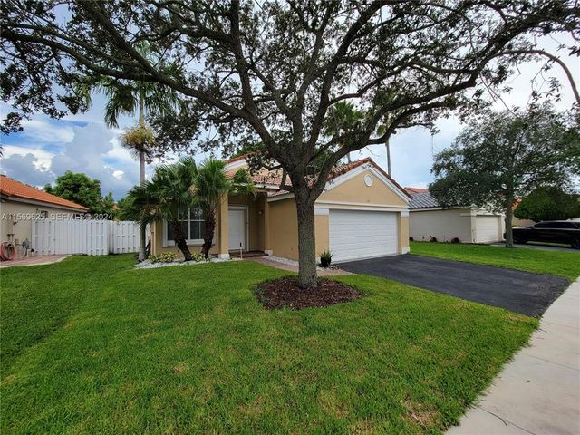 928 Falling Water Road, Weston, FL 33326