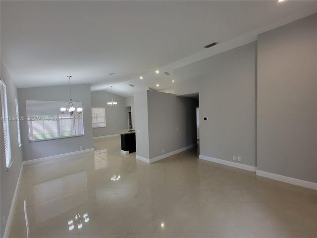 928 Falling Water Road, Weston, FL 33326