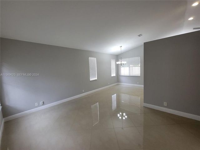 928 Falling Water Road, Weston, FL 33326