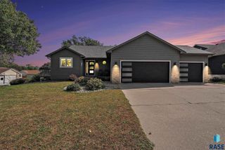 2000 S Gordon Dr Drive, Sioux Falls, SD 57110