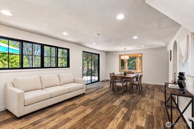 8233 NE 169th Street, Kenmore, WA 98028