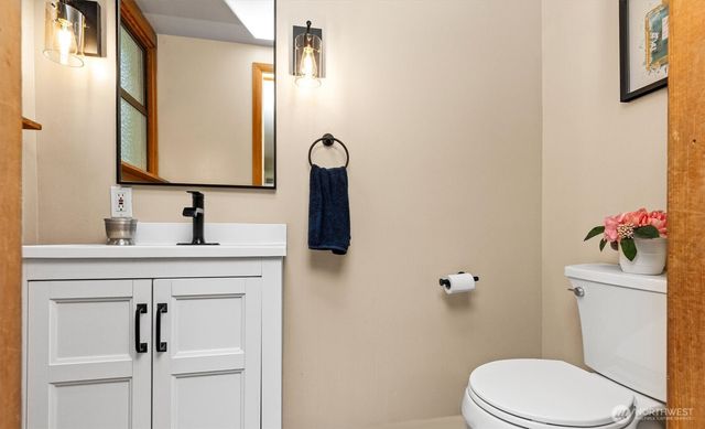 8233 NE 169th Street, Kenmore, WA 98028