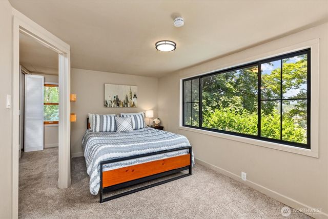 8233 NE 169th Street, Kenmore, WA 98028