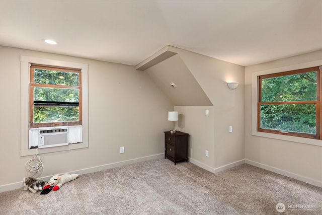 8233 NE 169th Street, Kenmore, WA 98028