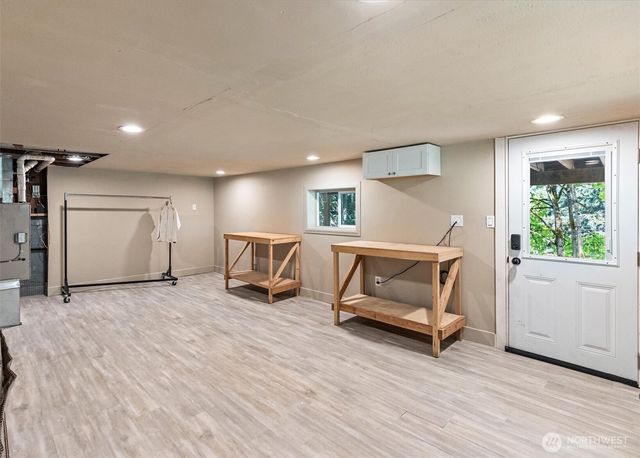 8233 NE 169th Street, Kenmore, WA 98028