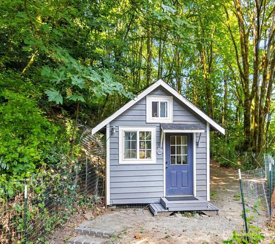 8233 NE 169th Street, Kenmore, WA 98028