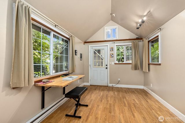 8233 NE 169th Street, Kenmore, WA 98028