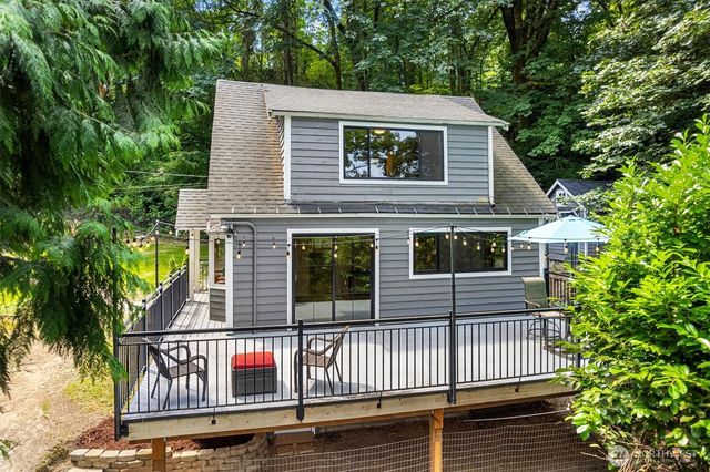 8233 NE 169th Street, Kenmore, WA 98028