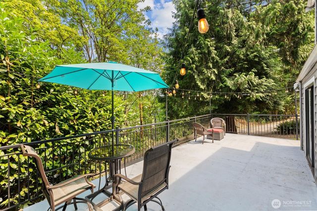 8233 NE 169th Street, Kenmore, WA 98028