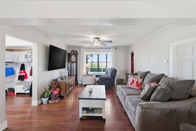 1625 E 60th Ave N, Belle Plaine, KS 67013