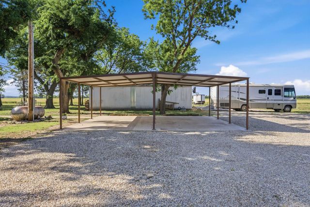 1625 E 60th Ave N, Belle Plaine, KS 67013