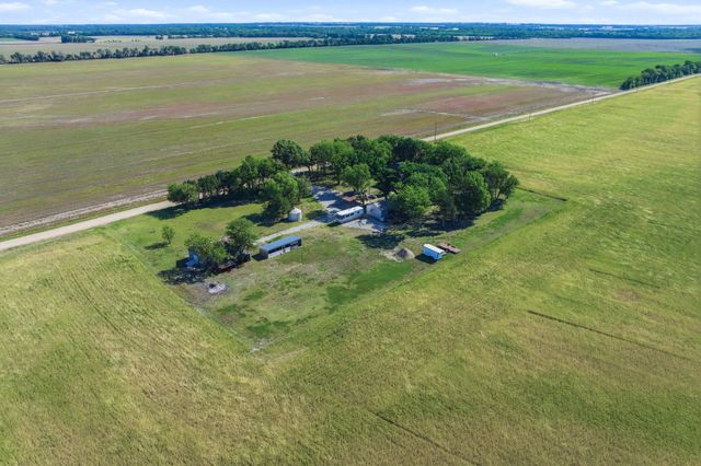 1625 E 60th Ave N, Belle Plaine, KS 67013