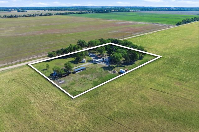 1625 E 60th Ave N, Belle Plaine, KS 67013
