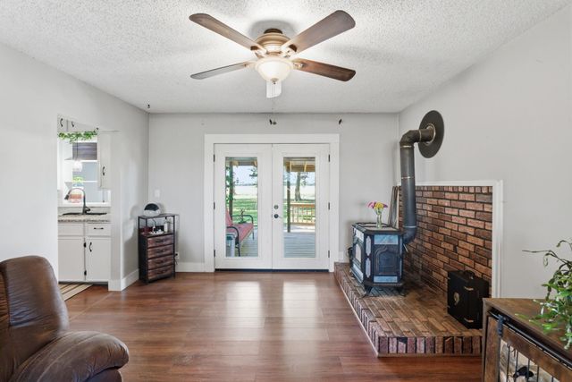 1625 E 60th Ave N, Belle Plaine, KS 67013
