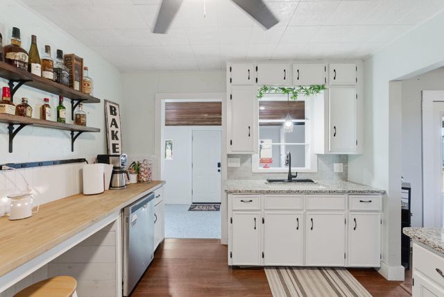 1625 E 60th Ave N, Belle Plaine, KS 67013